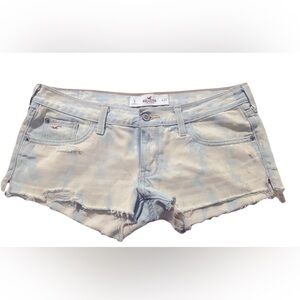 HOLLISTER Y2K distressed Jean short cut offs. Women size‎ 5 w27